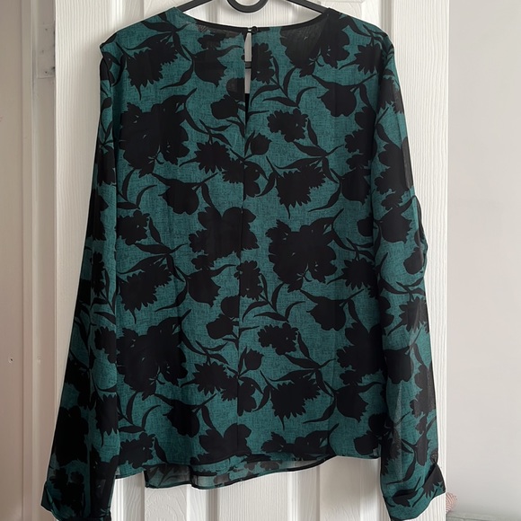 ✨2for20✨ Forever 21 long sleeve top with side ties - Picture 6 of 6